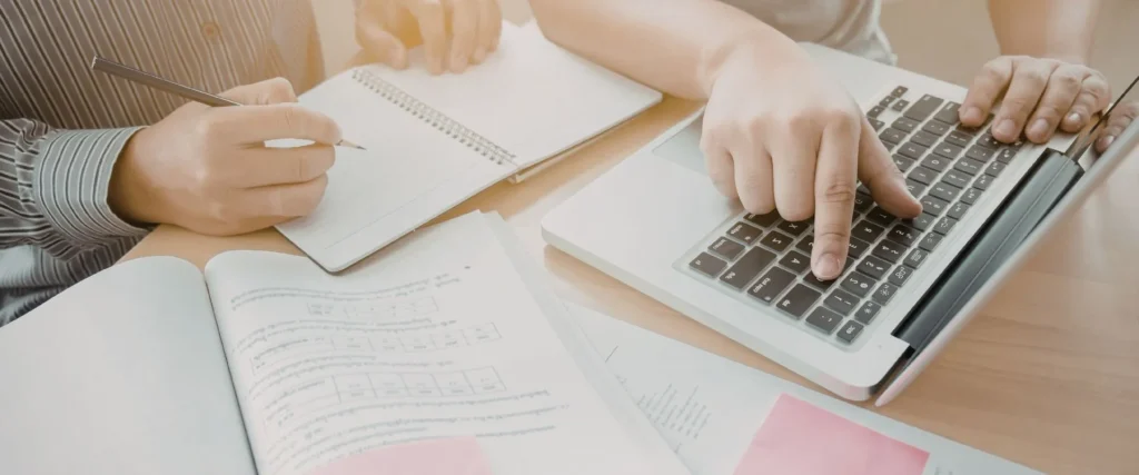 Cómo crecer profesionalmente sin dejar tu empleo